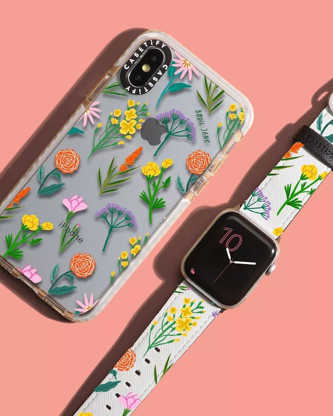 让登上福布斯的Kylie金小妹宠幸的手机壳是？