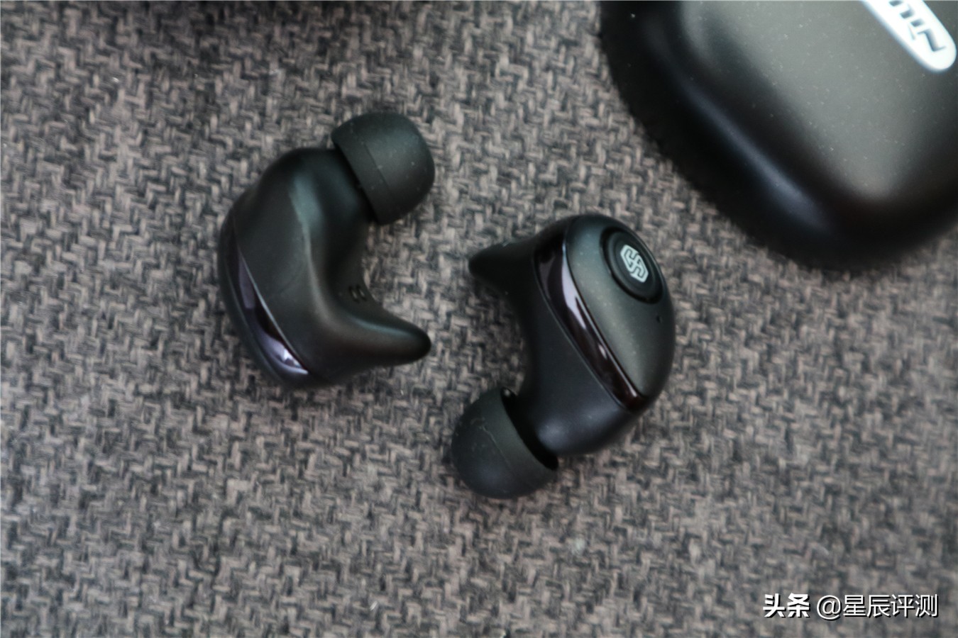较低延迟，IPX5级防水，耐尔金NILLKINGOTWS蓝牙耳机体验
