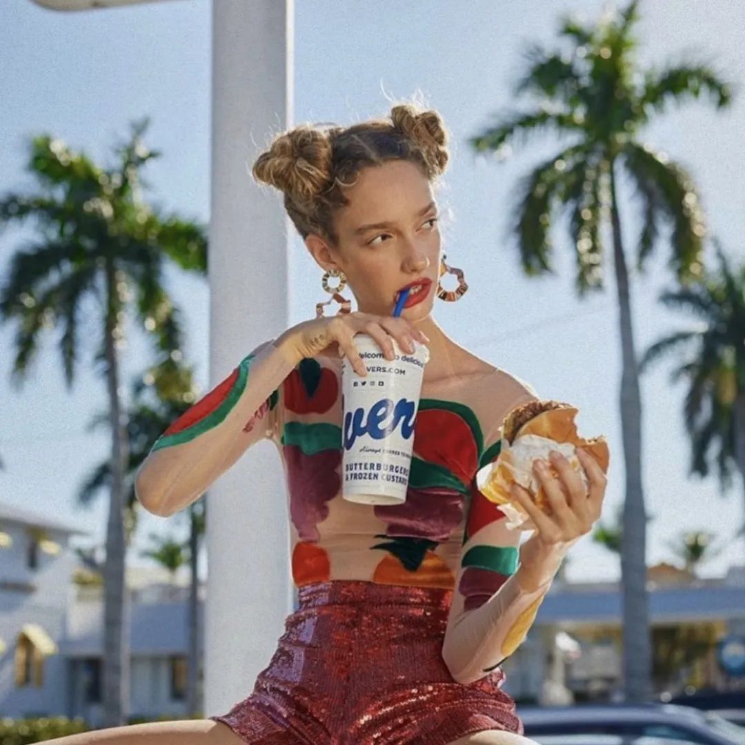 如果说夏天是水果味儿的，哈卷第一个赞成