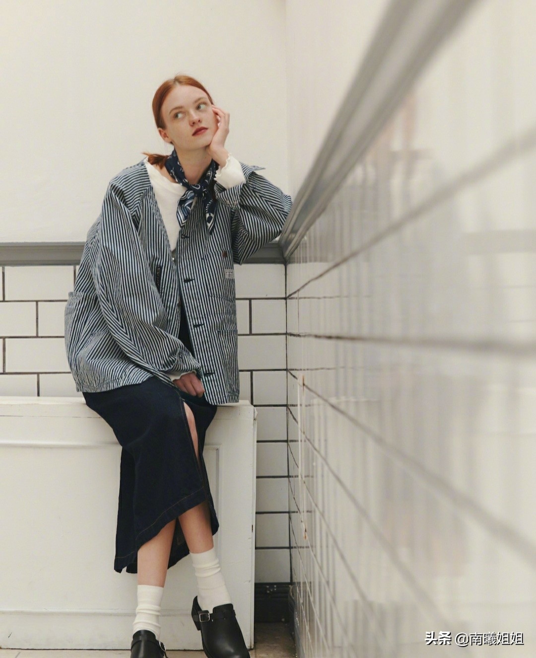 中年女性系丝巾不要一成不变,适合中年妇女围的丝巾