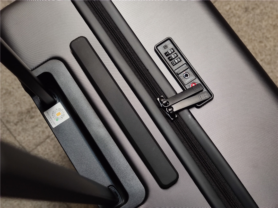 推荐一款旅行行李箱地平线8号,地平线8号旅行箱20寸登机拉杆箱