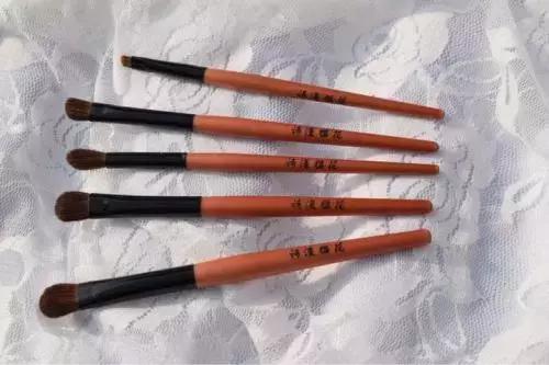 化妆初学者两色眼影推荐,新手化妆入门教程眼影盘全色