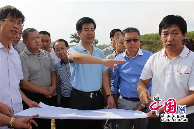 灏忓北鏉戝ぇ宸ㄥ彉,灏忓北鏉戠殑澶у彉闈╄档瀹跺硜