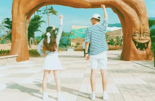 情侣怎么穿情侣装才好看,想穿情侣装又不知道怎么搭配