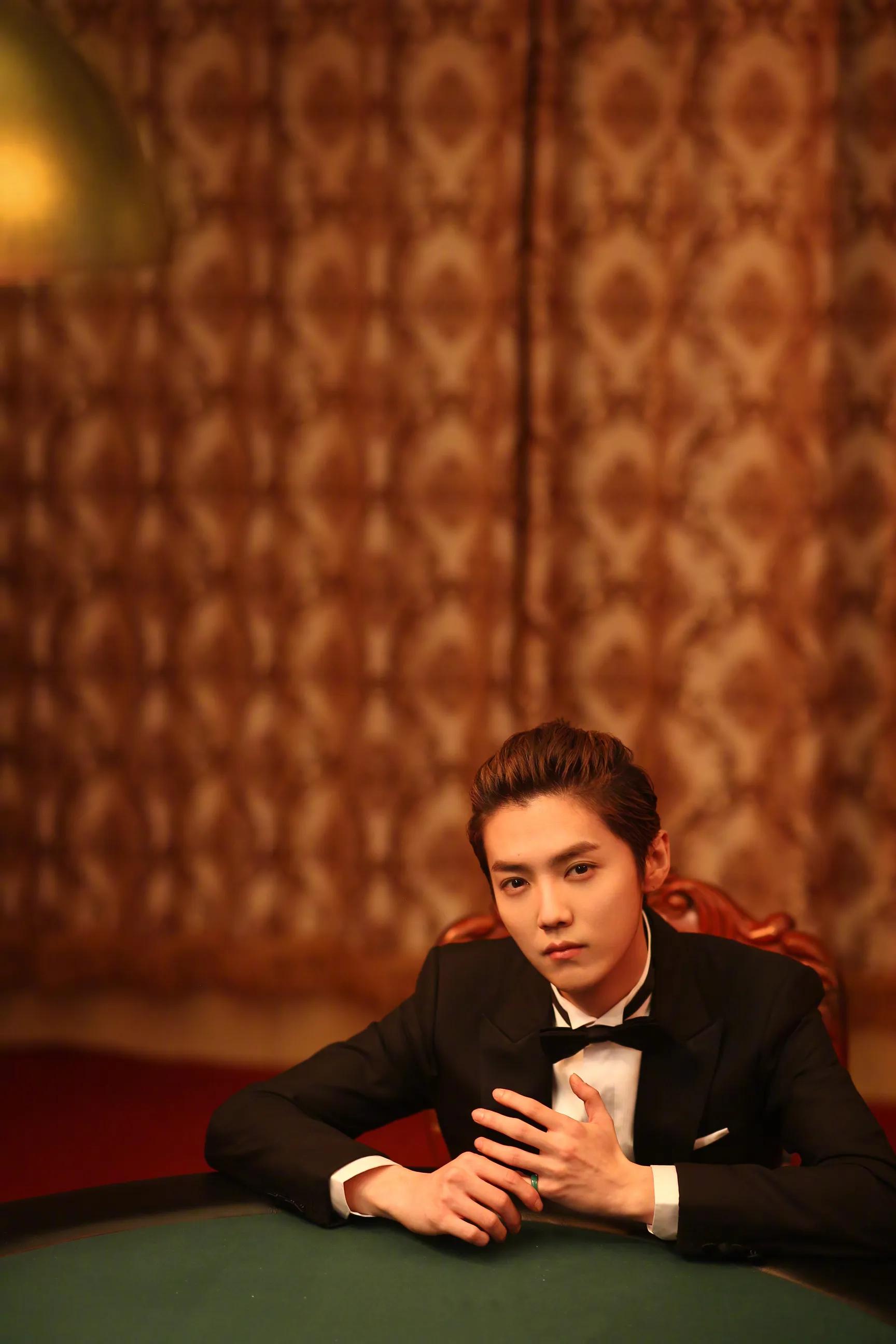 鹿晗高清壁纸,鹿晗蓝发高清壁纸