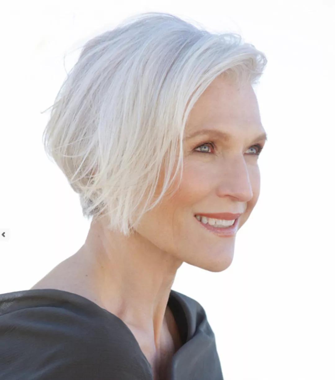 养大3个亿万富豪、67岁全裸上杂志：她的人生太硬核