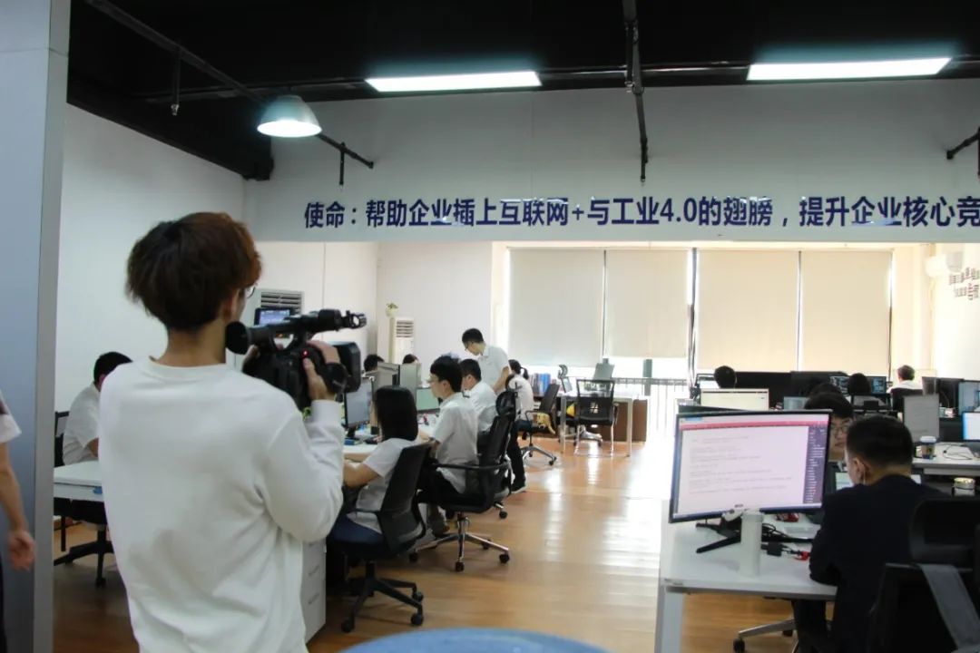 智造界“传奇”|精工智能接受凤凰网媒体采访