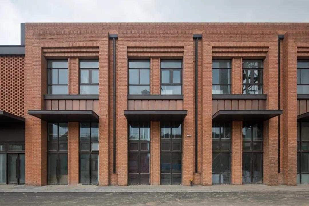 三重转换，天津天拖厂房改造/深圳华汇设计