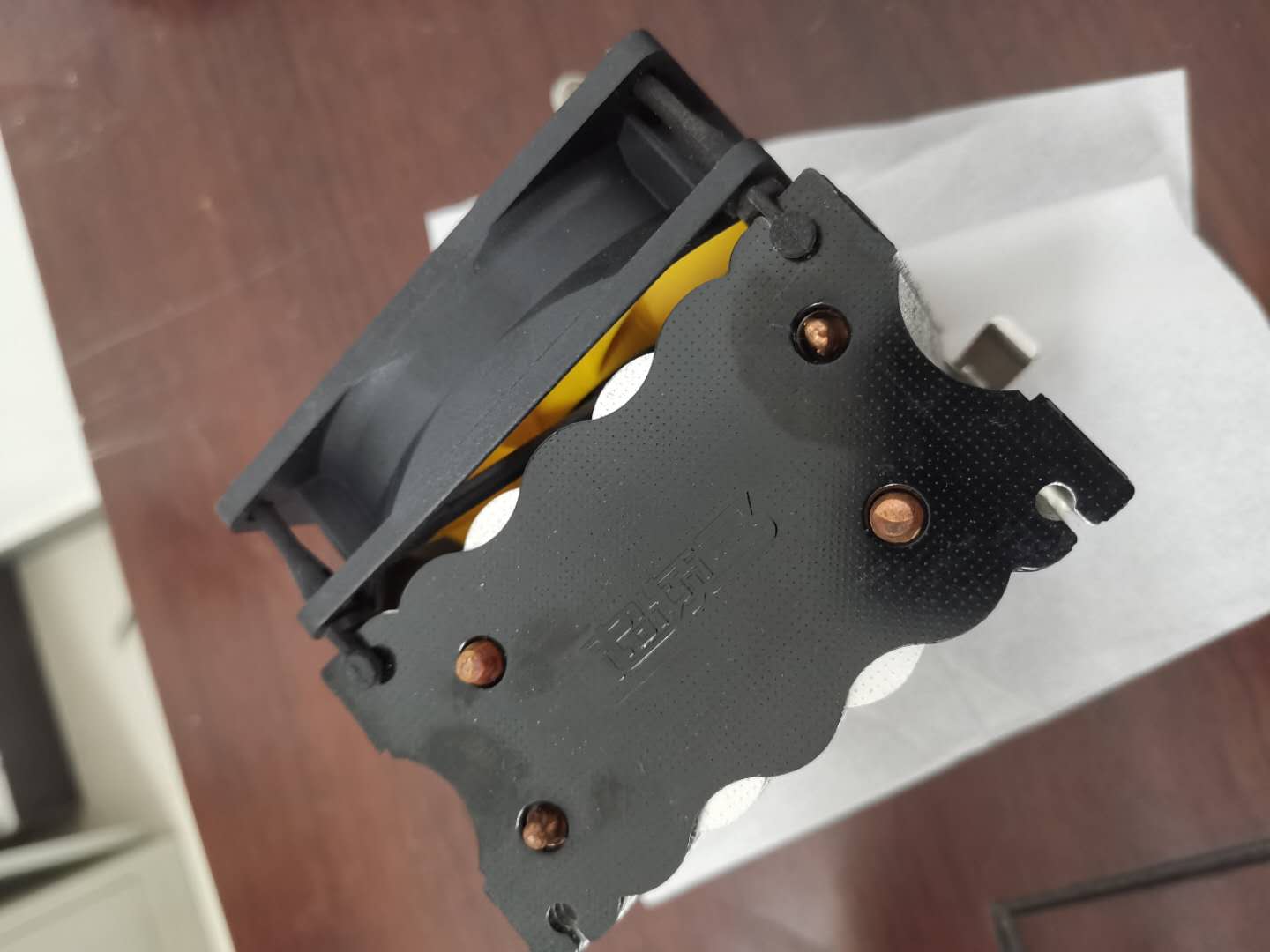 小伙用1026元“捡垃圾”组一台吃鸡电脑，跑分30w美滋滋