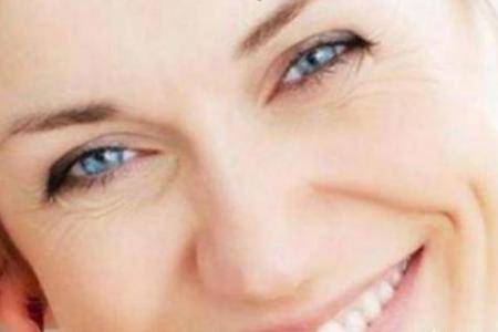 每天用盐洗脸能美白吗,温水加食盐加白醋洗脸有什么功效