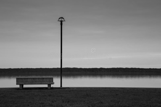 你是否会想起心底最深处的她,总有那么一个人藏在心底的最深处