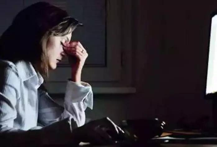 眼睛结石如何导致的有什么影响,眼睛里长结石是什么原因造成的