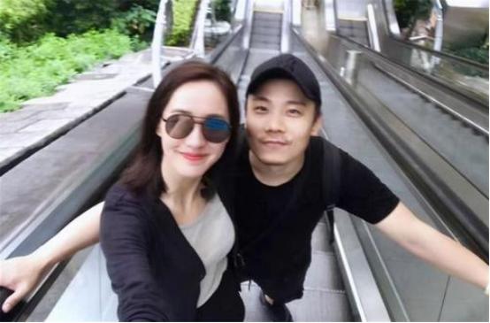 开家长会异性家长互加微信,家长群聊暧昧正常吗