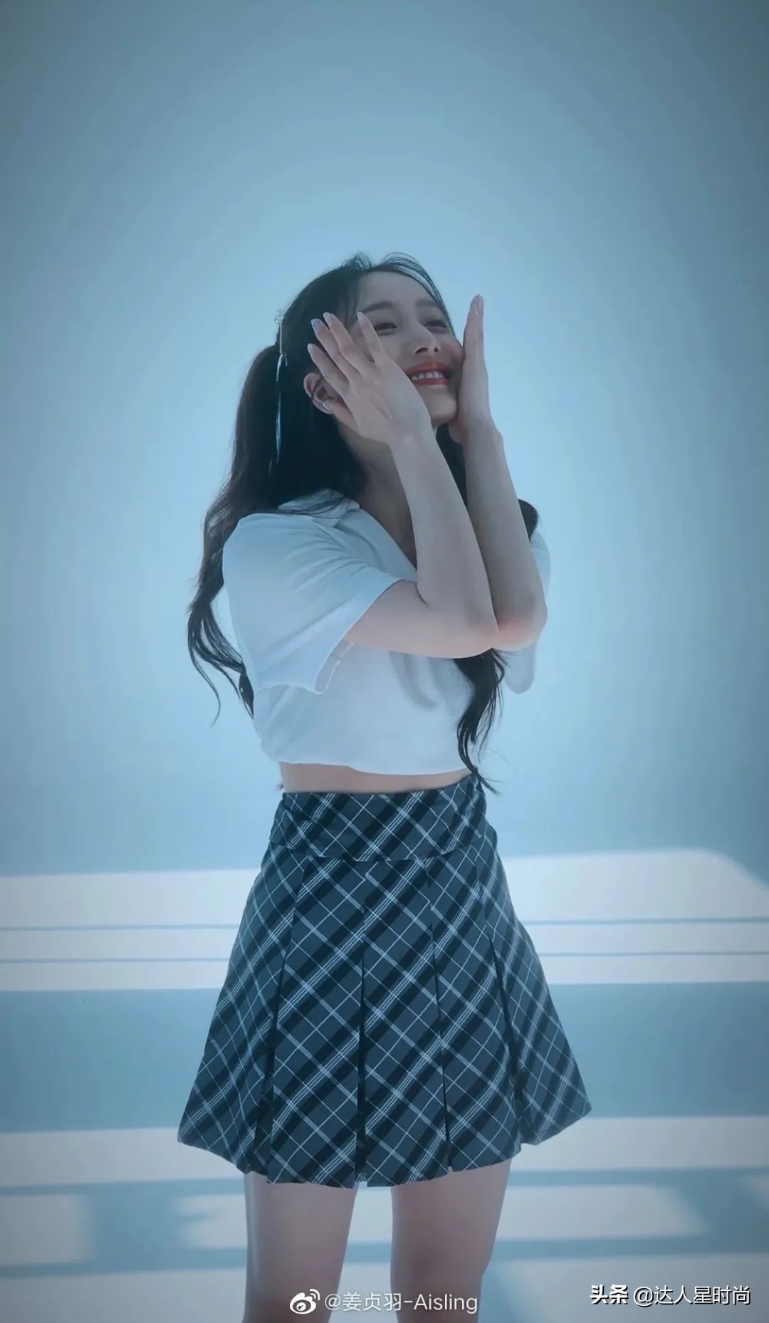 别再穿卫衣了今春这么穿才时髦,杨幂赵露思同款袄