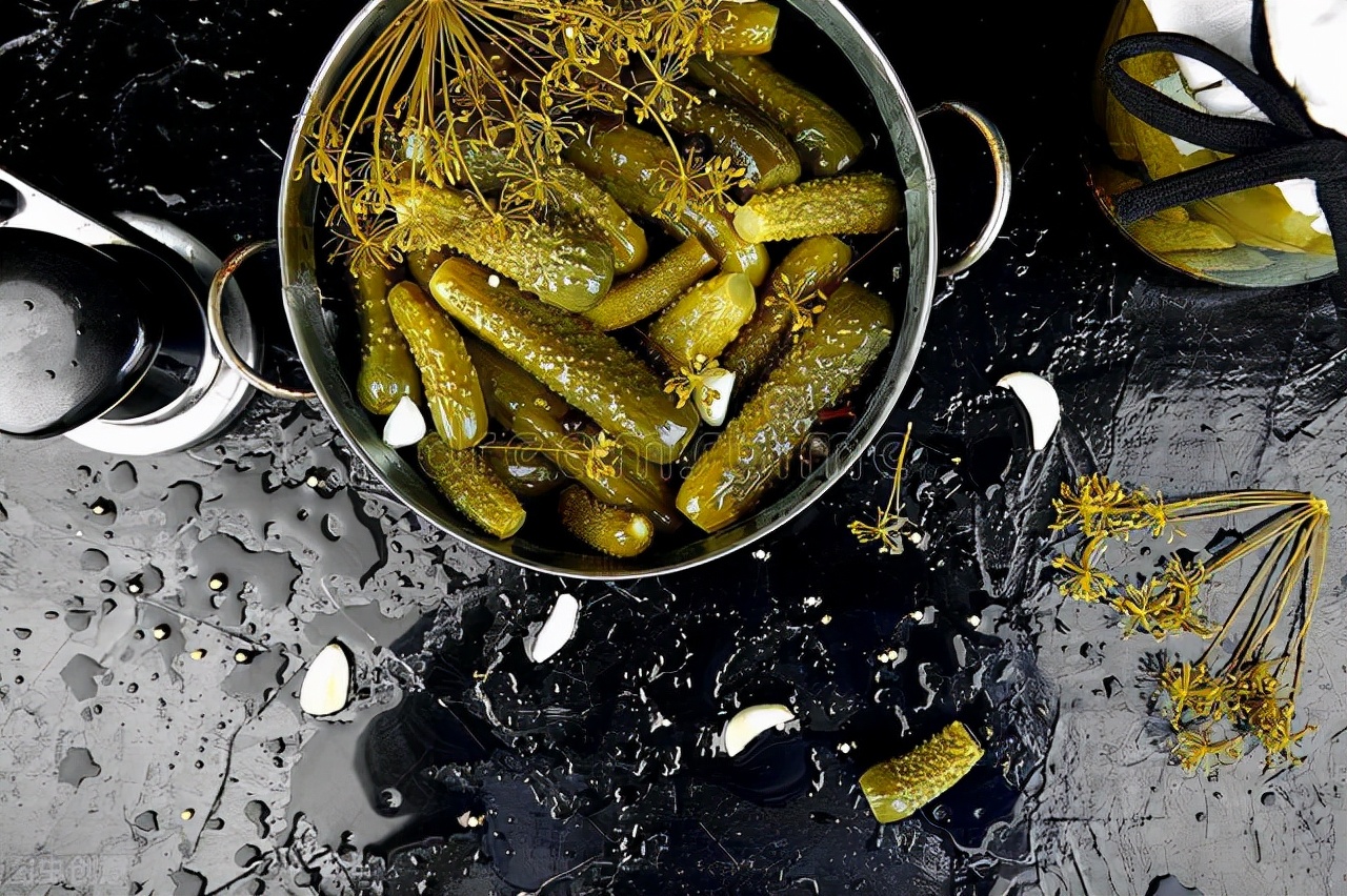 吃多少腌菜亚硝酸盐会超标,腌菜吃多了有什么危害