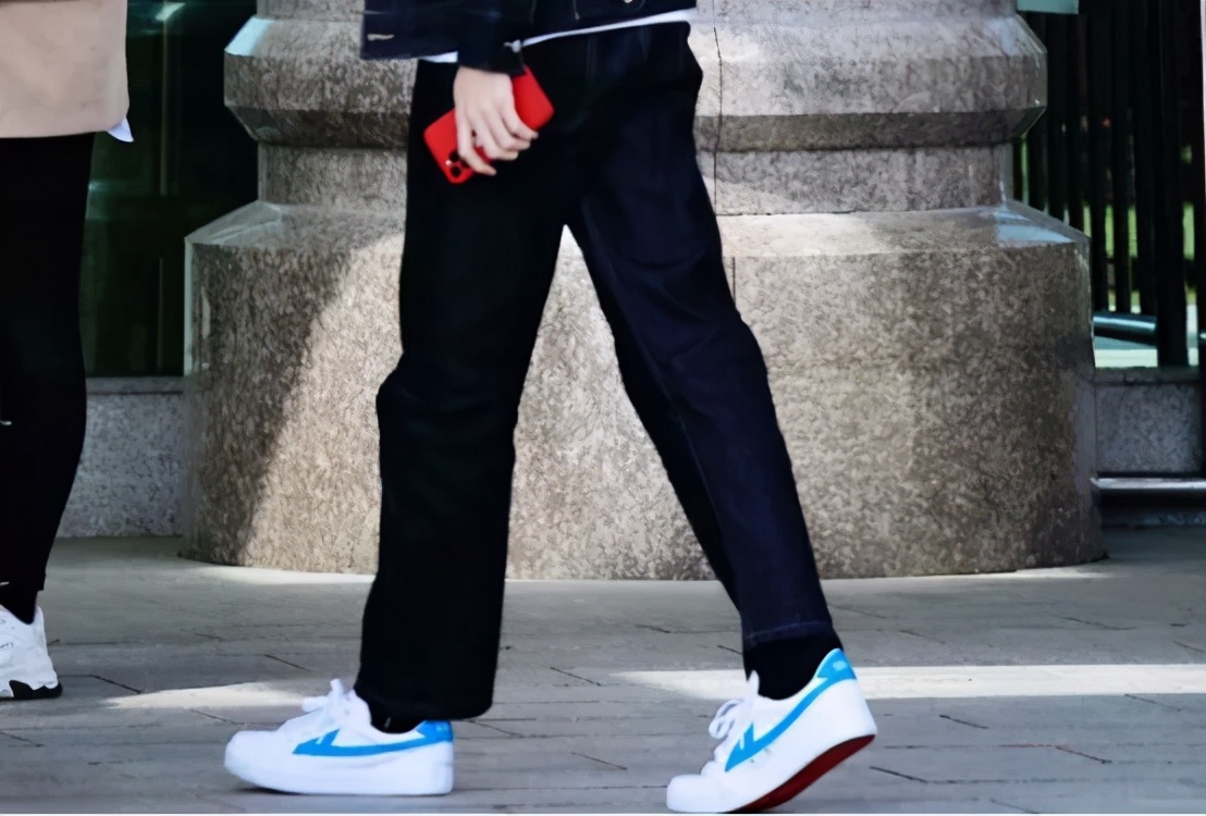 山河令龚俊救周舒而死,山河令龚俊为什么被追杀