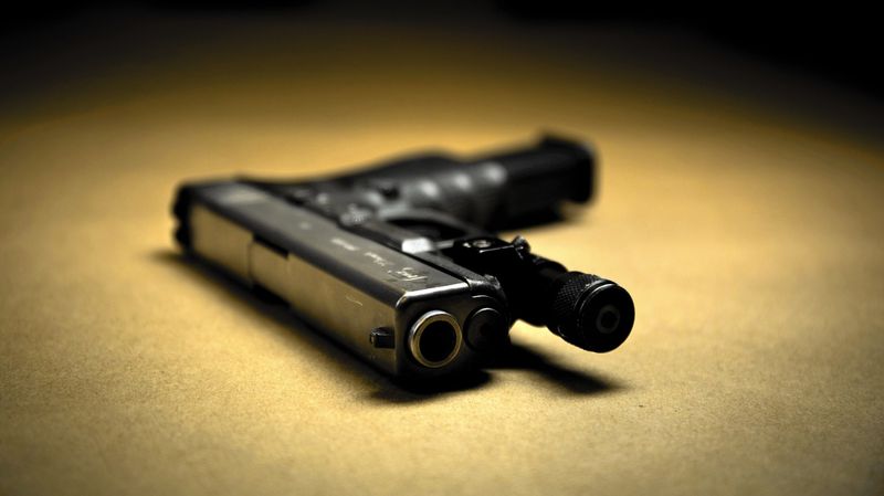 人体一旦被子弹击中后会怎样,被麻醉弹击中会怎样