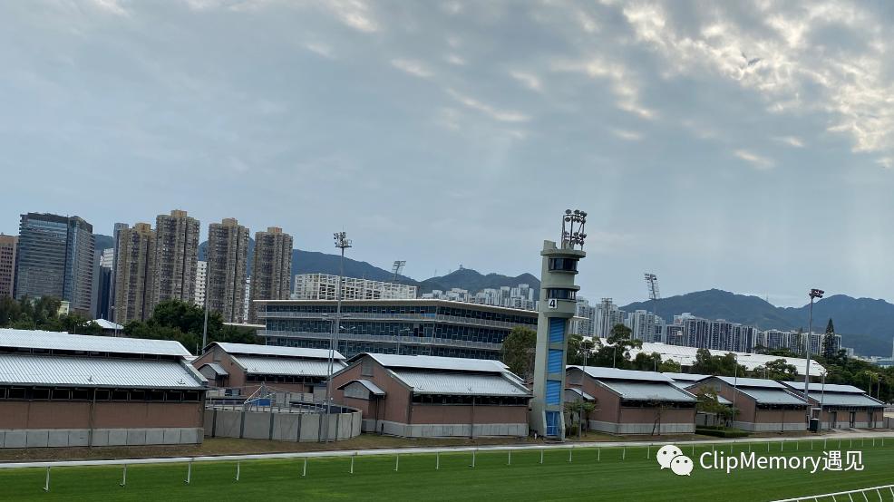 边走边拍|疫情中的香港黄大仙沙田马场