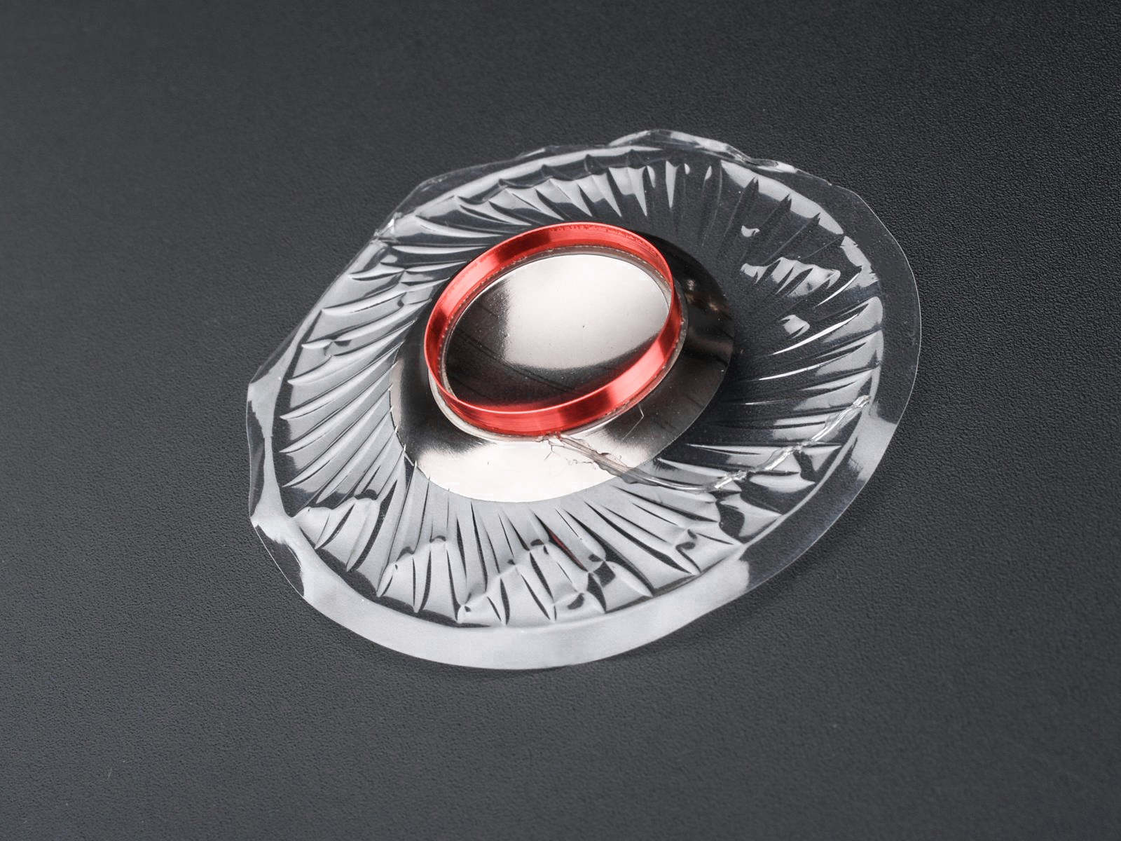 耳机哪种振膜音质好,耳机振膜尺寸大小与音质的影响