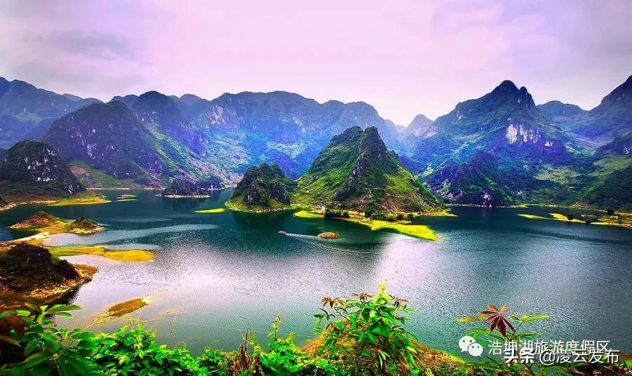 在国家4*级A**景区举行婚礼是一种怎样的体验？浩坤湖景区户外婚礼|让爱回归自然~