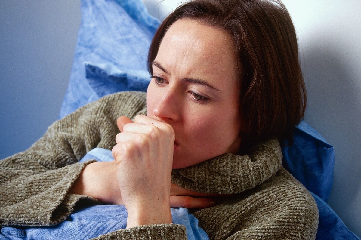 遇冷喉咙痒咳嗽怎么回事,一遇冷风就咳嗽怎么办