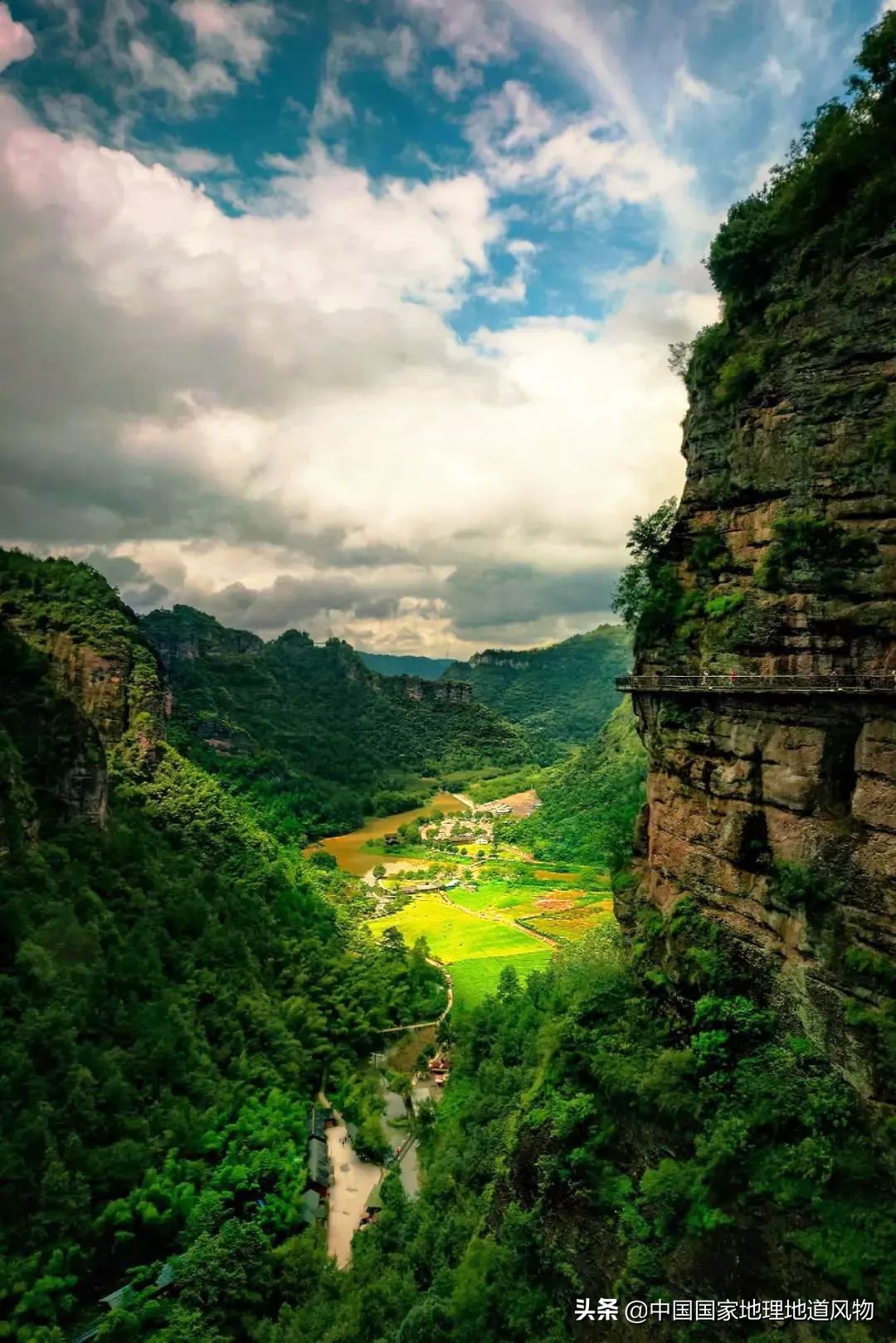 浙江绍兴跟杭州差多远,浙江绍兴和杭州哪个好玩