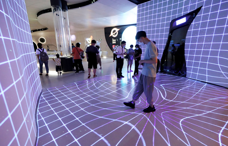 如何从太空看地球,怎么才能看到地球在转