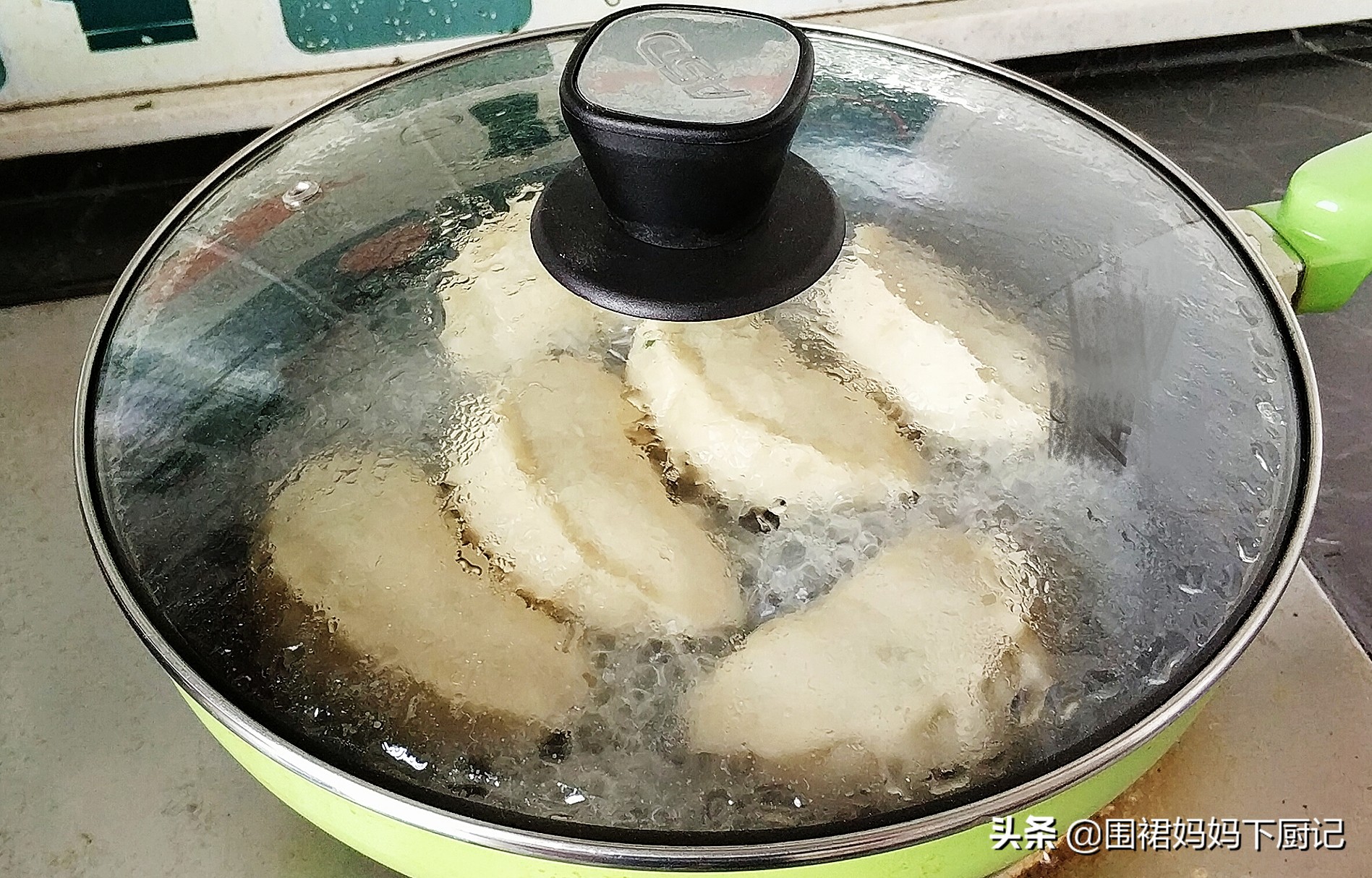 喜欢吃水煎包做不好？注意这2点，做出包子焦香酥脆、蓬松喧软