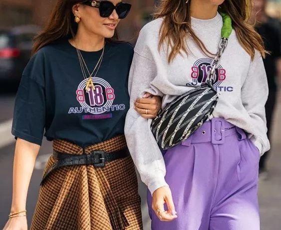 大衣配背包好看吗,大衣配短款包包显个高