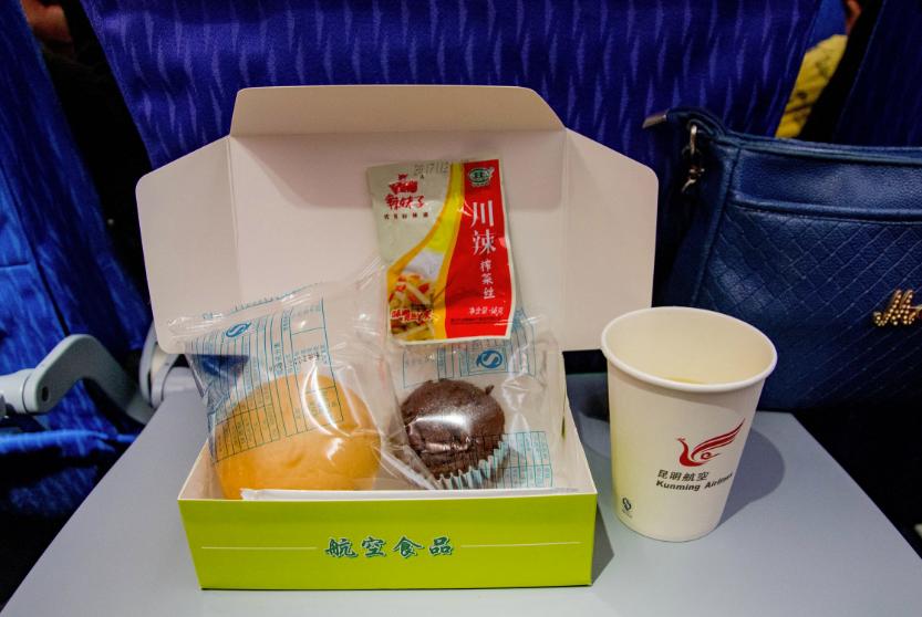 飞机三种隐藏服务,第一次坐飞机有什么免费服务