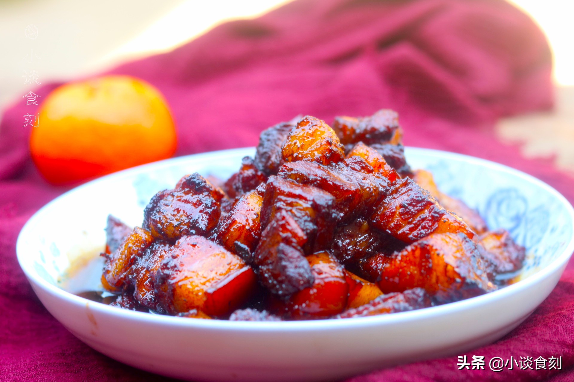 色泽红亮的红烧肉终于做好了,红烧肉这样做出来色泽红亮