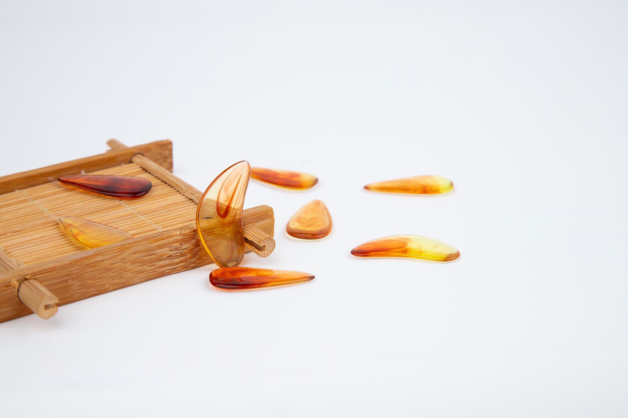 dm古筝指甲是什么材质,古筝什么材质的音质最好