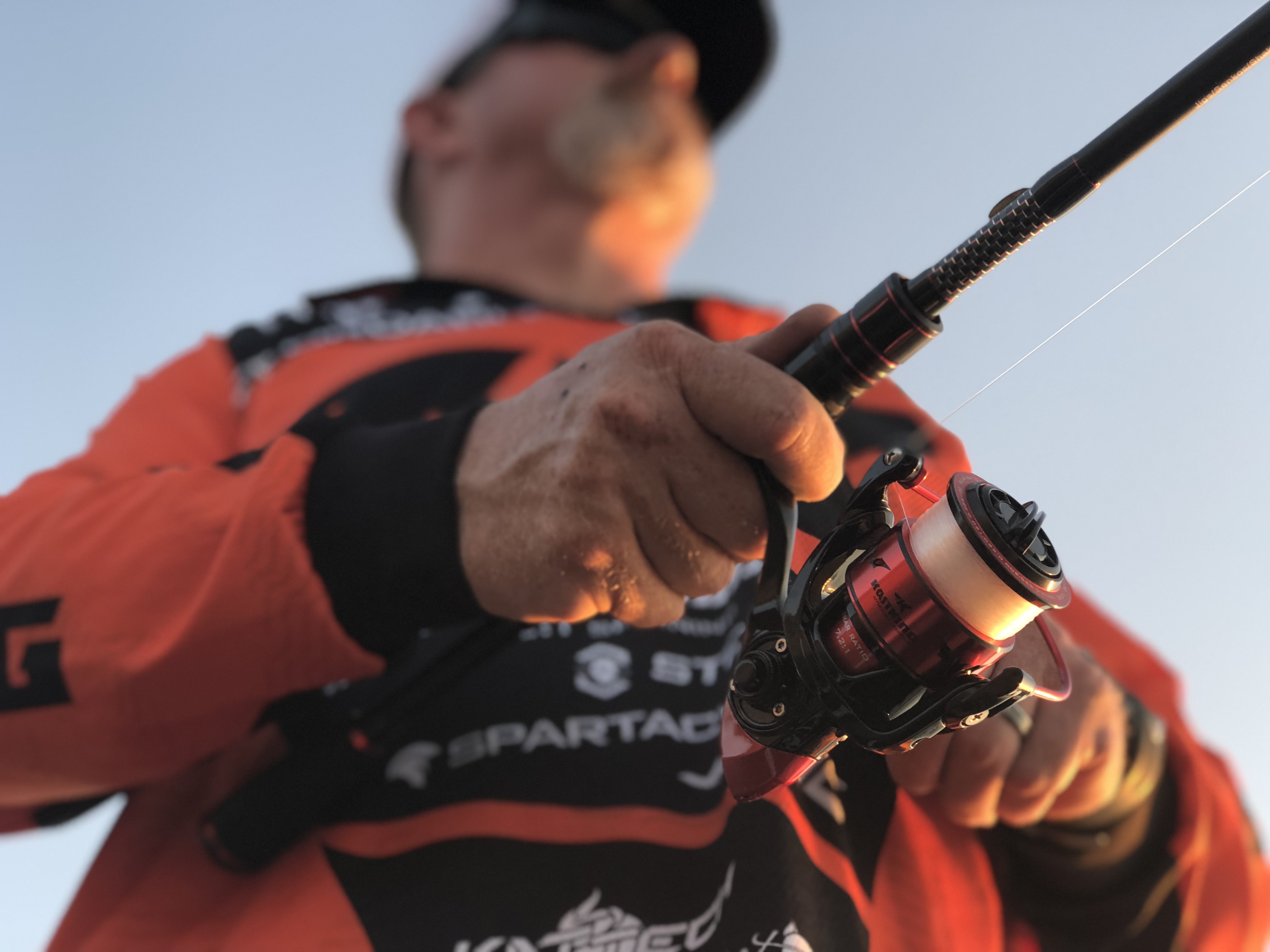 新手该怎么选择路亚竿,路亚竿如何分辨碳布的好坏