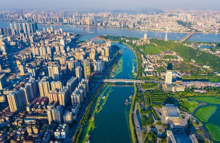 争锋第五城，南京成都武汉天津杭州五大城市谁更胜一筹，数据说话