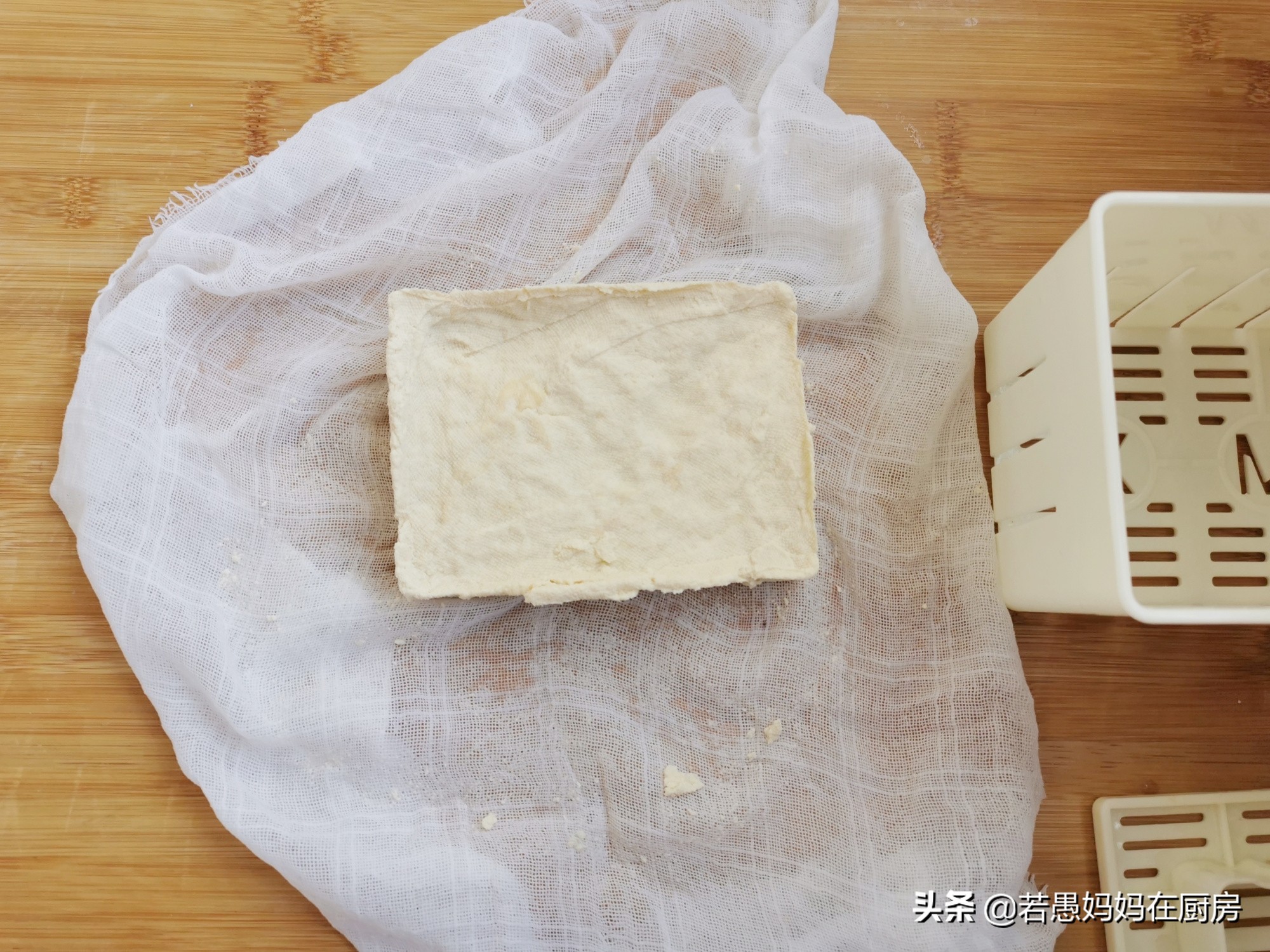 在家用1斤黄豆和白醋做豆腐,1碗黄豆2勺白醋教你在家自制豆腐