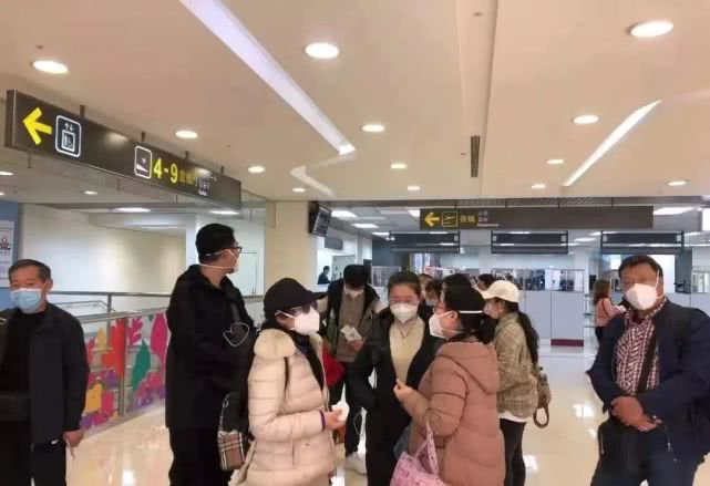 直击坚守一线风雨逆行,直击前线