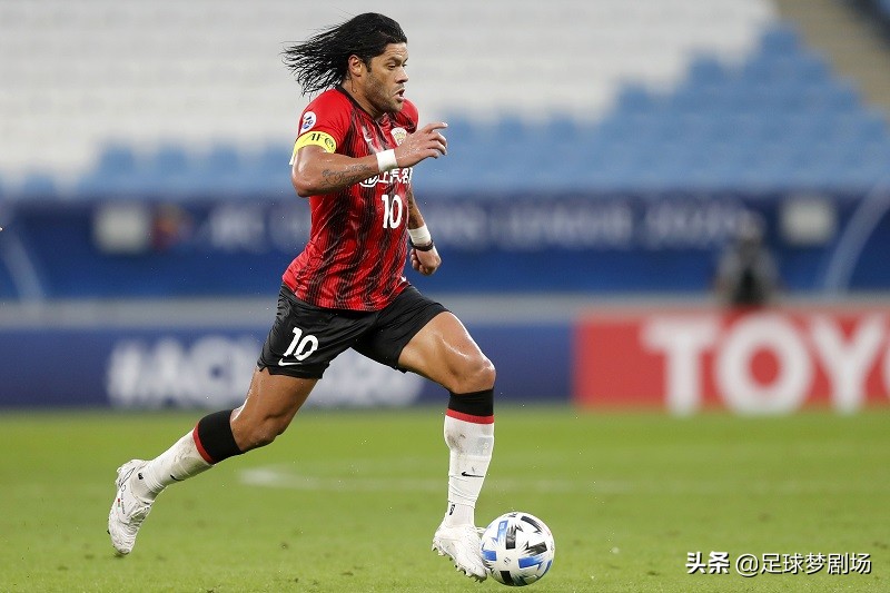 当今足坛十大传奇球员,足坛外号霸气的球员