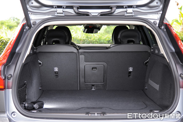 沃尔沃旅行车试驾v60,沃尔沃v60旅行车试驾