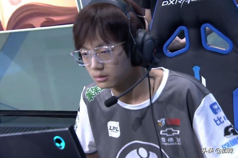 Doinb排位被小乐言挂机,小乐言称是电脑蓝屏,却被扒出是偷的图