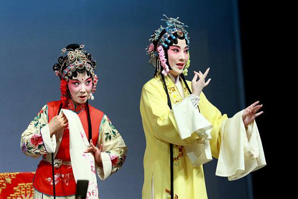 从《莺莺传》到董《西厢》，再到王《西厢》，经过了怎样的演变？