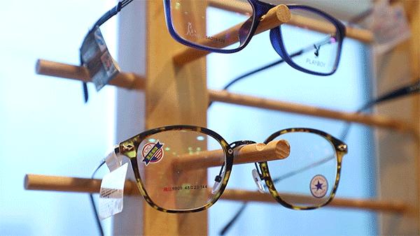 成都春熙路眼镜店100元,成都配眼镜推荐的店