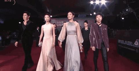 李圣经气质魅力的长腿女神,李圣经黑色一字肩身材