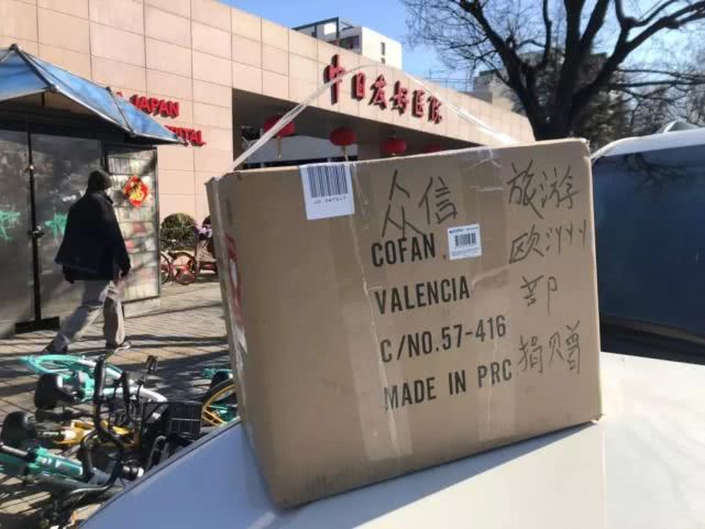 直击坚守一线风雨逆行,直击前线