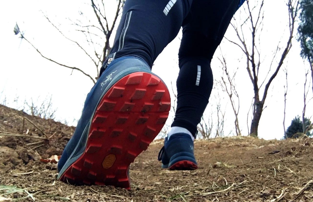 始祖鸟鞋男款冬季评测,始祖鸟夏季男款休闲运动鞋测评