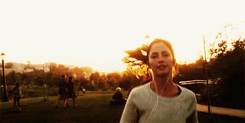 比悲伤更悲伤的不是爱情而是孤独,比悲伤更悲伤的故事无损音乐