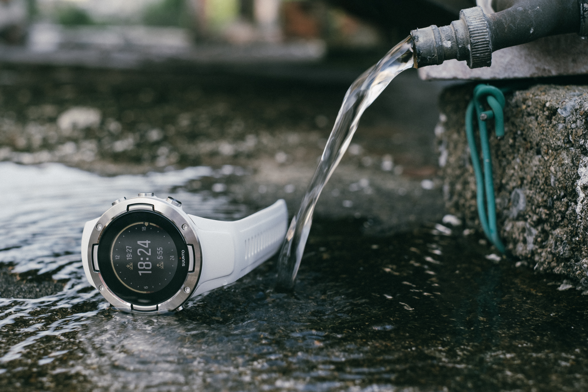 颂拓5黑白限量,颂拓suunto5智能运动手表