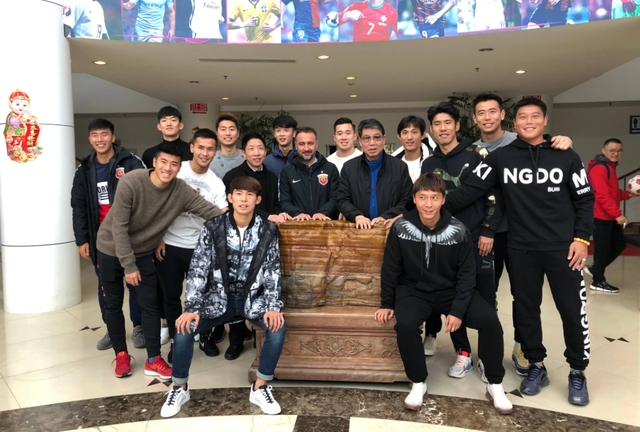 中国足球教父徐根宝弟子,中国足球历史第一人徐根宝