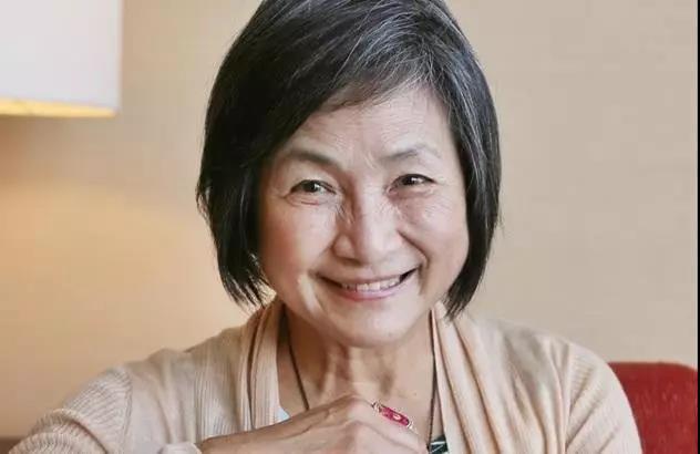 郑佩佩怀孕8次,郑佩佩的一生恋情