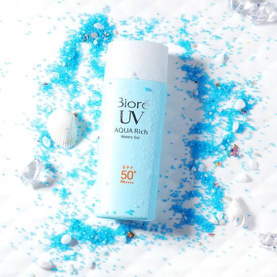 旅行必备好物清爽防晒霜,夏日出游的防晒必备品是什么