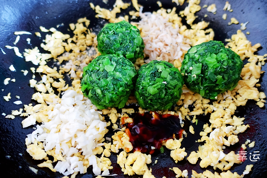 常吃玉米助消化!菜团子这么做,6分钟出锅,薄皮大馅特喧软